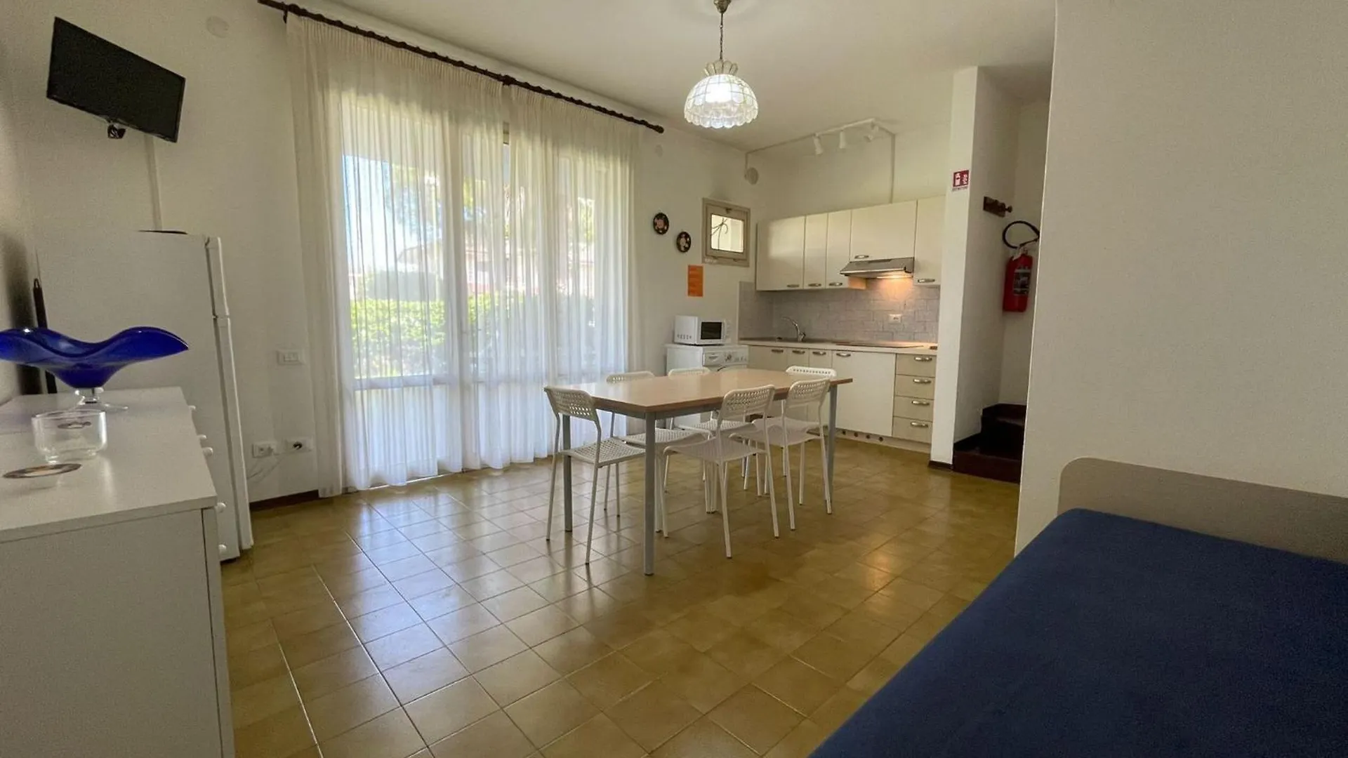 Precious Villa With Private Garden And Barbecue
